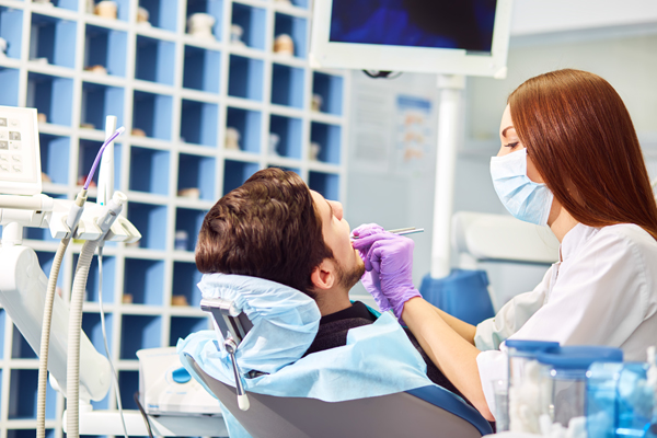 How A General Dentist Uses Periodontics To Save Your Smile